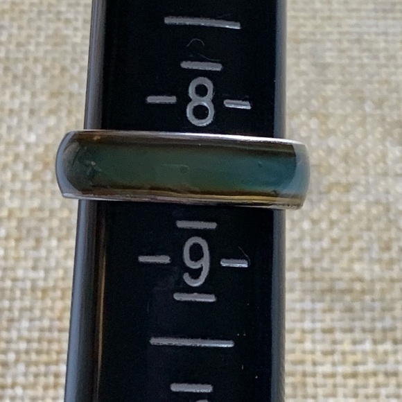 70’ Classic Mood Ring with Color-Changing Stone - Picture 8 of 8